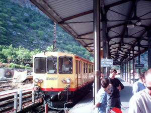 GR10 train jaune